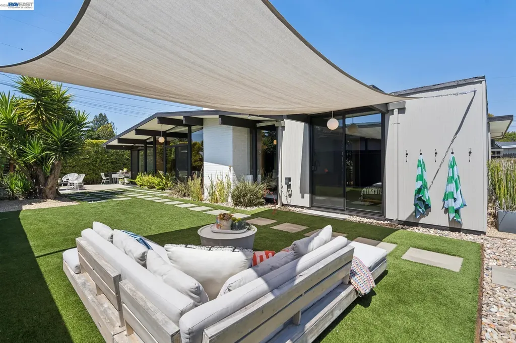5768 Highwood Road Castro Valley CA 94552