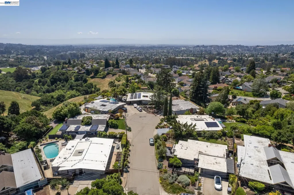 5768 Highwood Road Castro Valley CA 94552