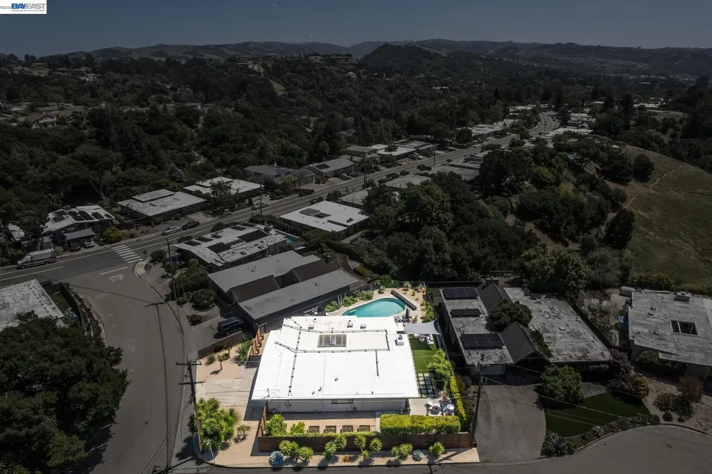 5768 Highwood Road Castro Valley CA 94552