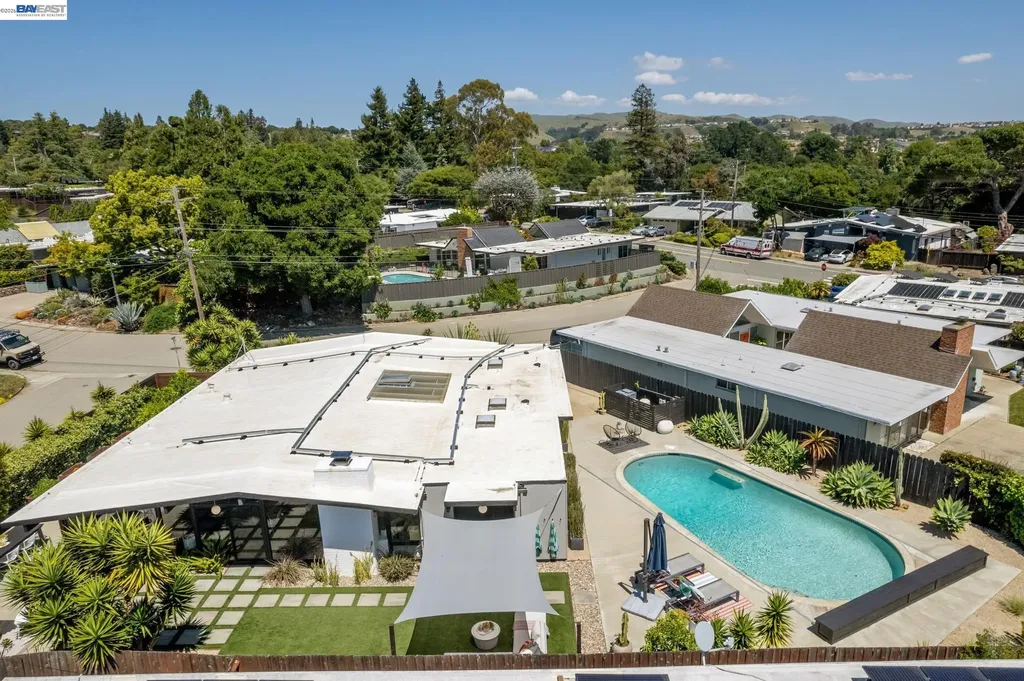5768 Highwood Road Castro Valley CA 94552