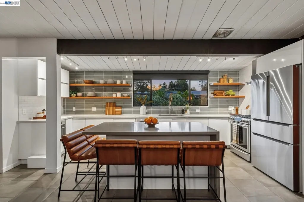 5768 Highwood Road Castro Valley CA 94552