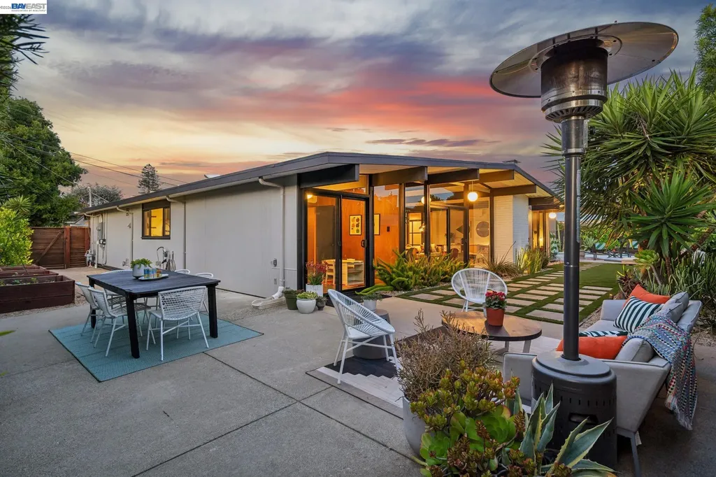 5768 Highwood Road Castro Valley CA 94552