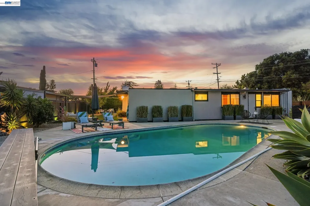 5768 Highwood Road Castro Valley CA 94552