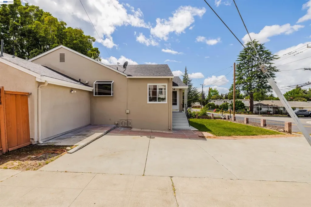 2241 Kelly Street Hayward CA 94541