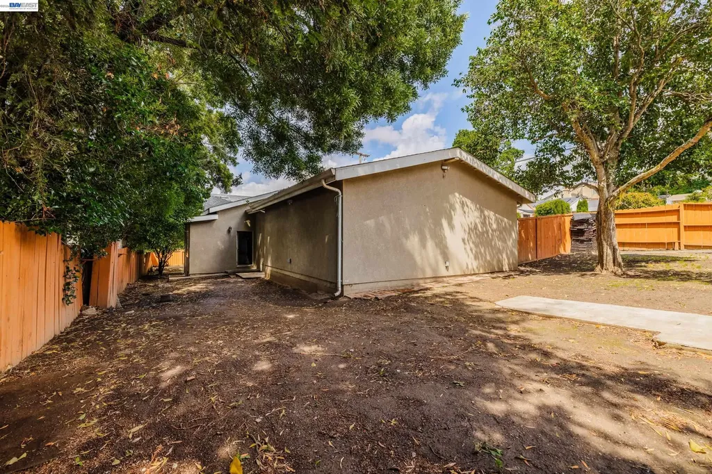 2241 Kelly Street Hayward CA 94541