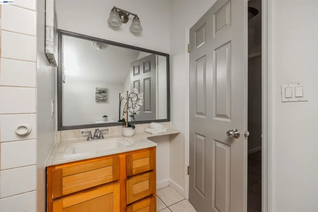 2241 Kelly Street Hayward CA 94541