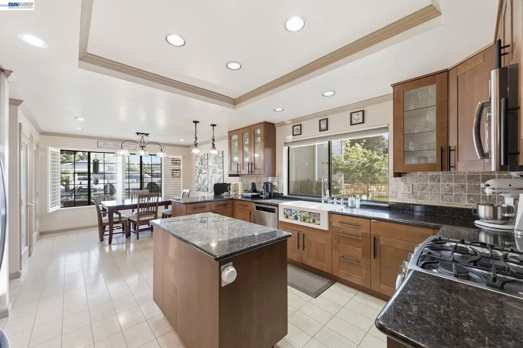 24439 Gina Court Hayward CA 94541
