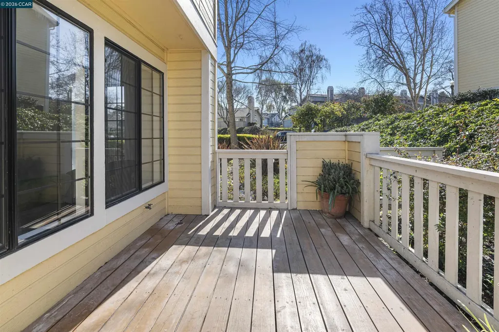 1001 Devonwood Hercules CA 94547