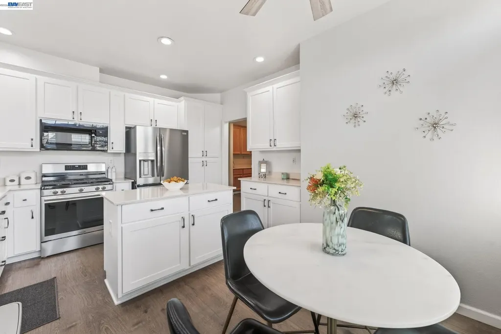 143 Lighthouse Way Vacaville CA 95688
