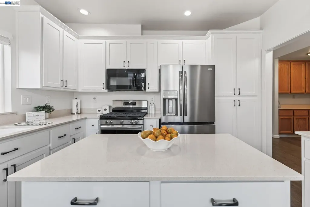 143 Lighthouse Way Vacaville CA 95688