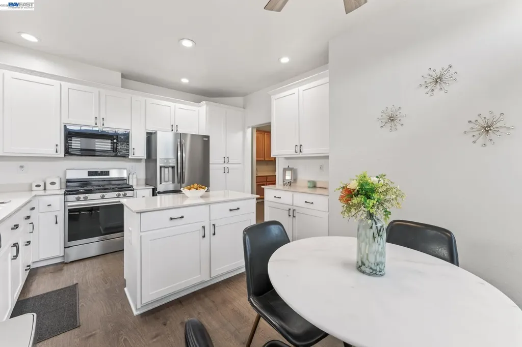 143 Lighthouse Way Vacaville CA 95688