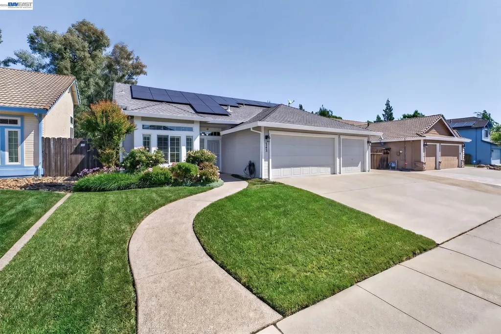 143 Lighthouse Way Vacaville CA 95688