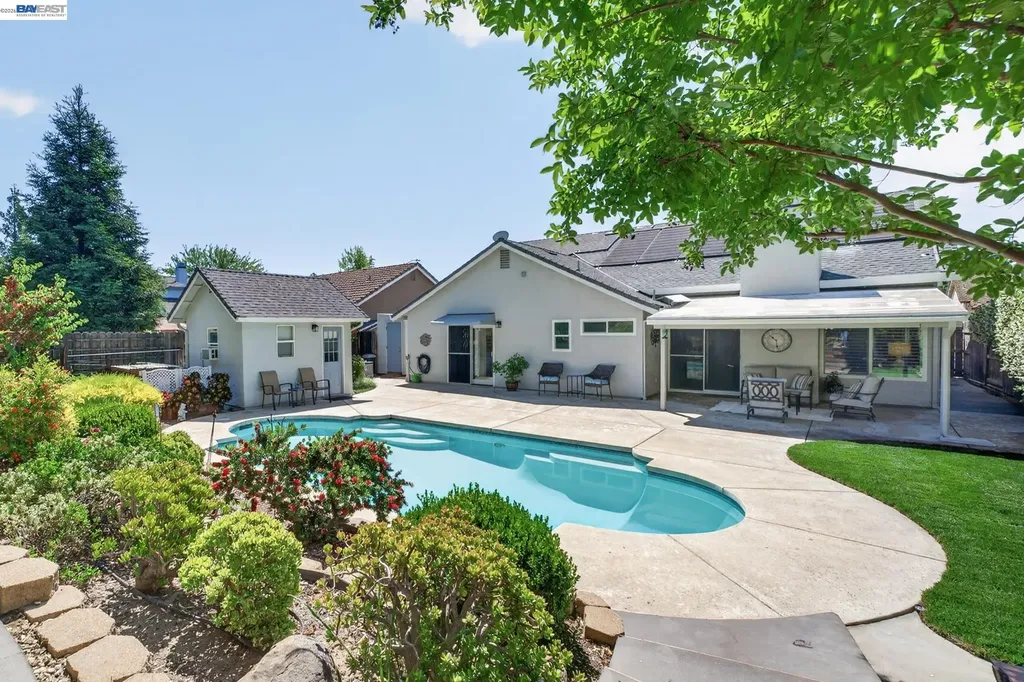 143 Lighthouse Way Vacaville CA 95688