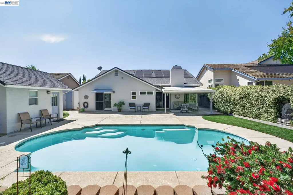 143 Lighthouse Way Vacaville CA 95688