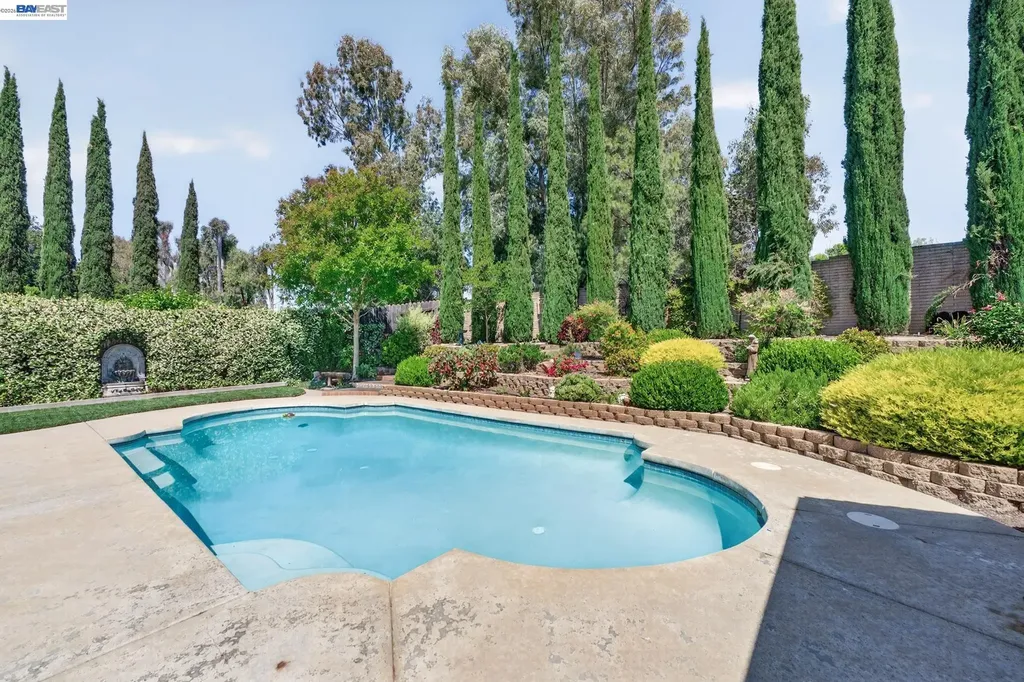 143 Lighthouse Way Vacaville CA 95688