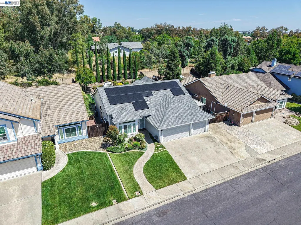 143 Lighthouse Way Vacaville CA 95688