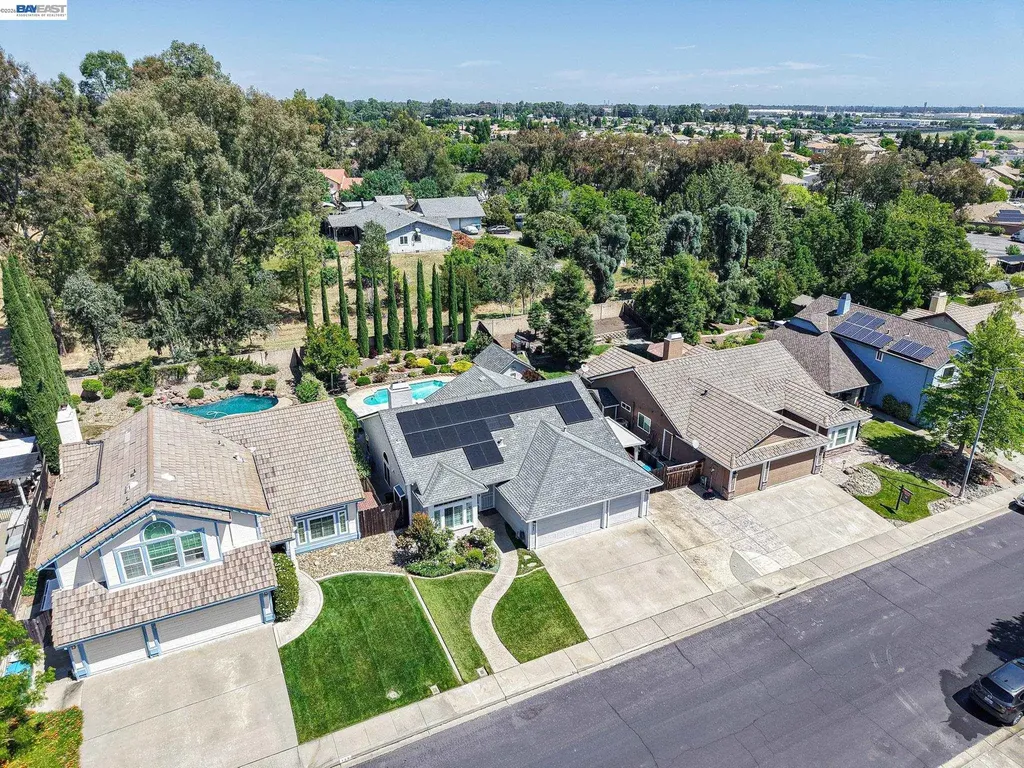143 Lighthouse Way Vacaville CA 95688