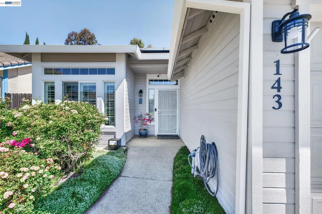 143 Lighthouse Way Vacaville CA 95688