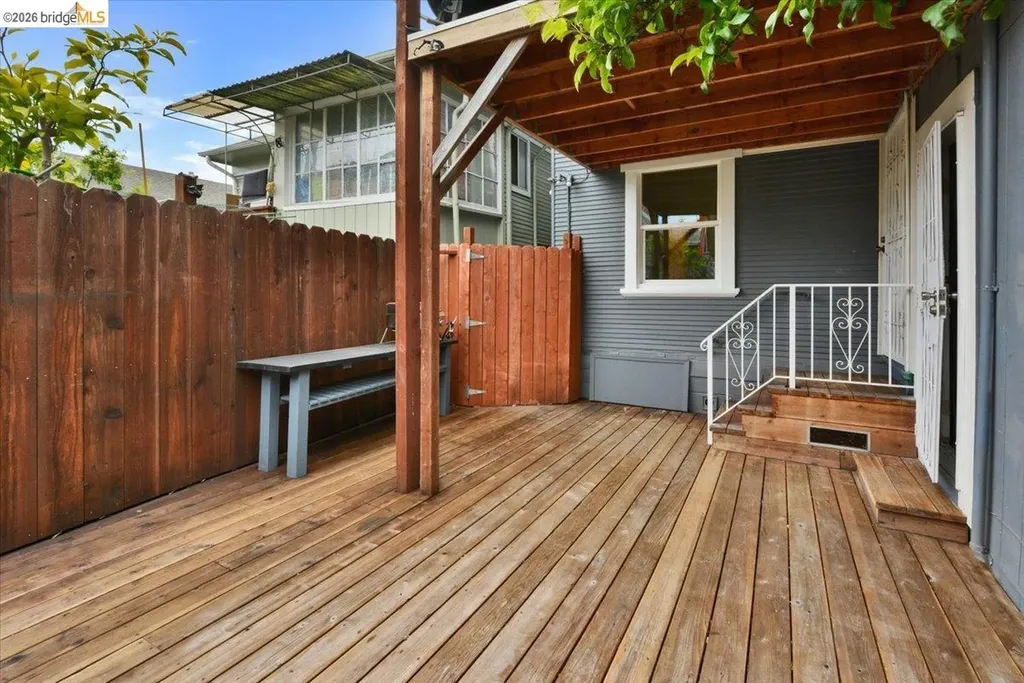 832 7th Avenue Oakland CA 94606