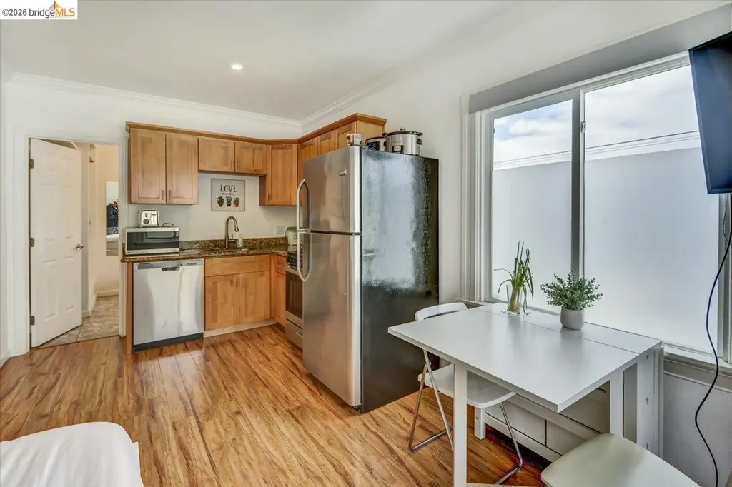 832 7th Avenue Oakland CA 94606