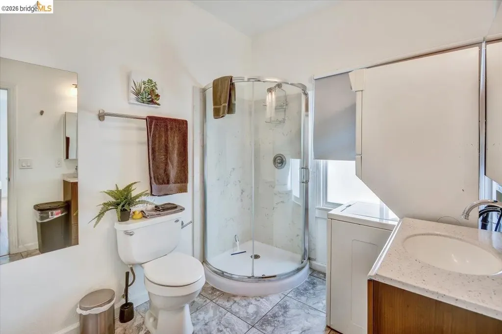 832 7th Avenue Oakland CA 94606