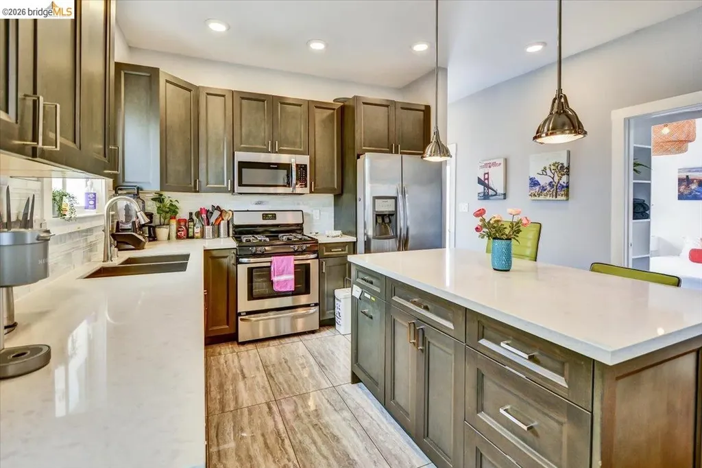 832 7th Avenue Oakland CA 94606