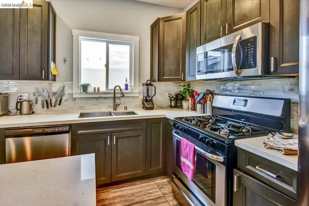 832 7th Avenue Oakland CA 94606