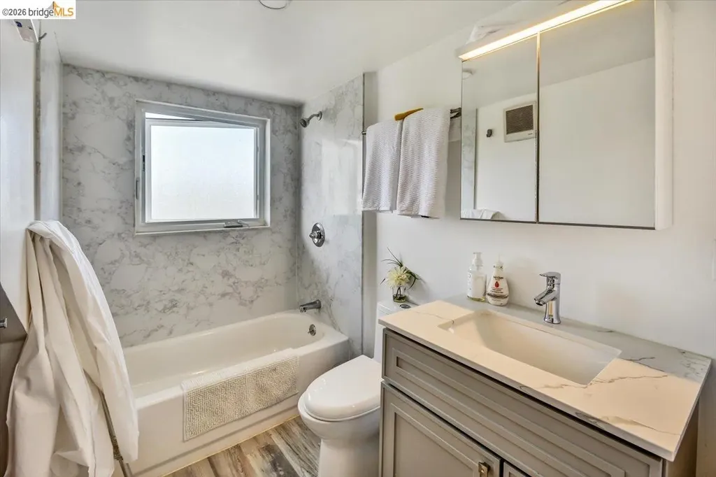832 7th Avenue Oakland CA 94606