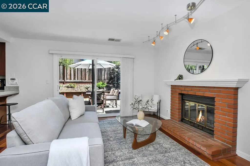 2143 Range Place Martinez CA 94553