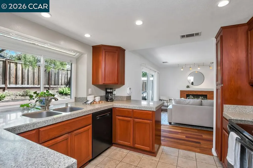 2143 Range Place Martinez CA 94553