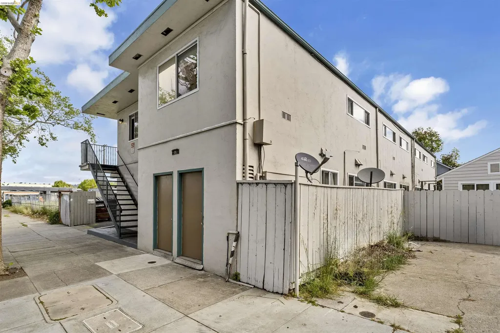 1213 San Pablo Avenue Berkeley CA 94706