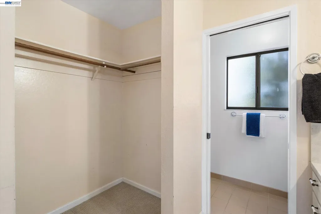 19100 Crest Avenue Castro Valley CA 94546