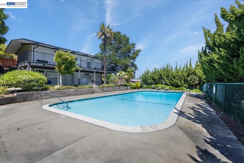 19100 Crest Avenue Castro Valley CA 94546
