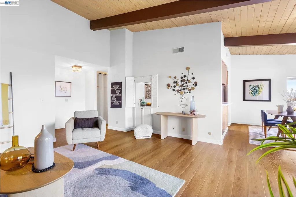 19100 Crest Avenue Castro Valley CA 94546