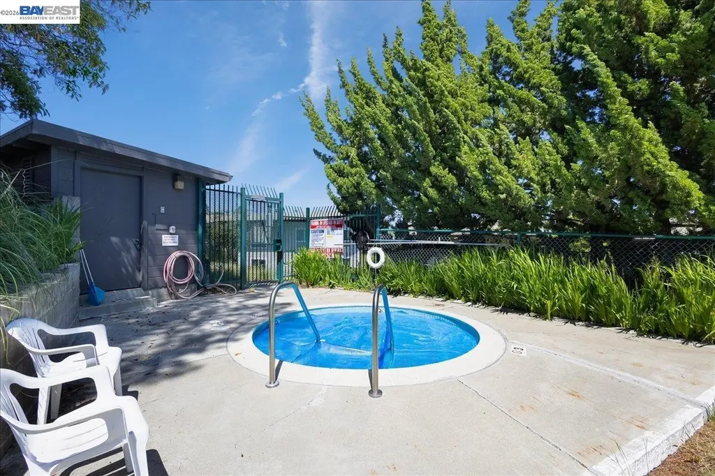 19100 Crest Avenue Castro Valley CA 94546