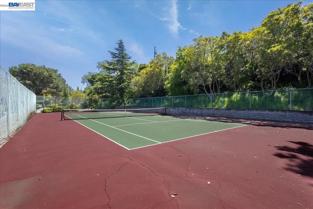 19100 Crest Avenue Castro Valley CA 94546