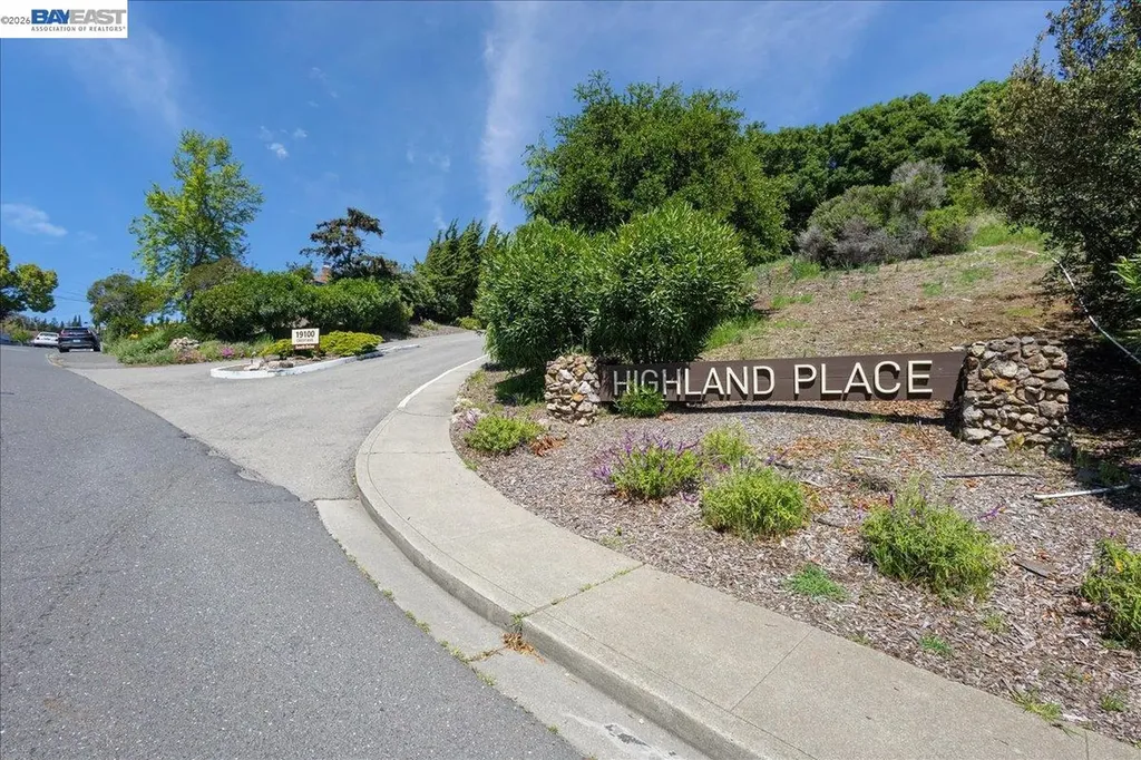 19100 Crest Avenue Castro Valley CA 94546