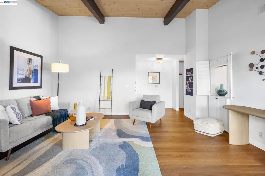 19100 Crest Avenue Castro Valley CA 94546