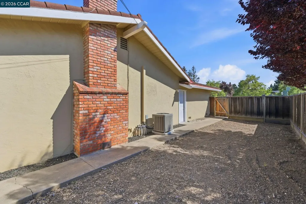 1525 American Beauty Drive Concord CA 94521