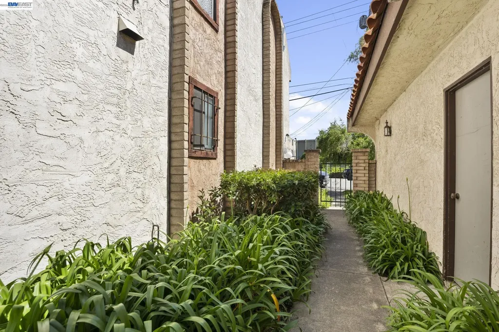 960 Joaquin Avenue San Leandro CA 94577