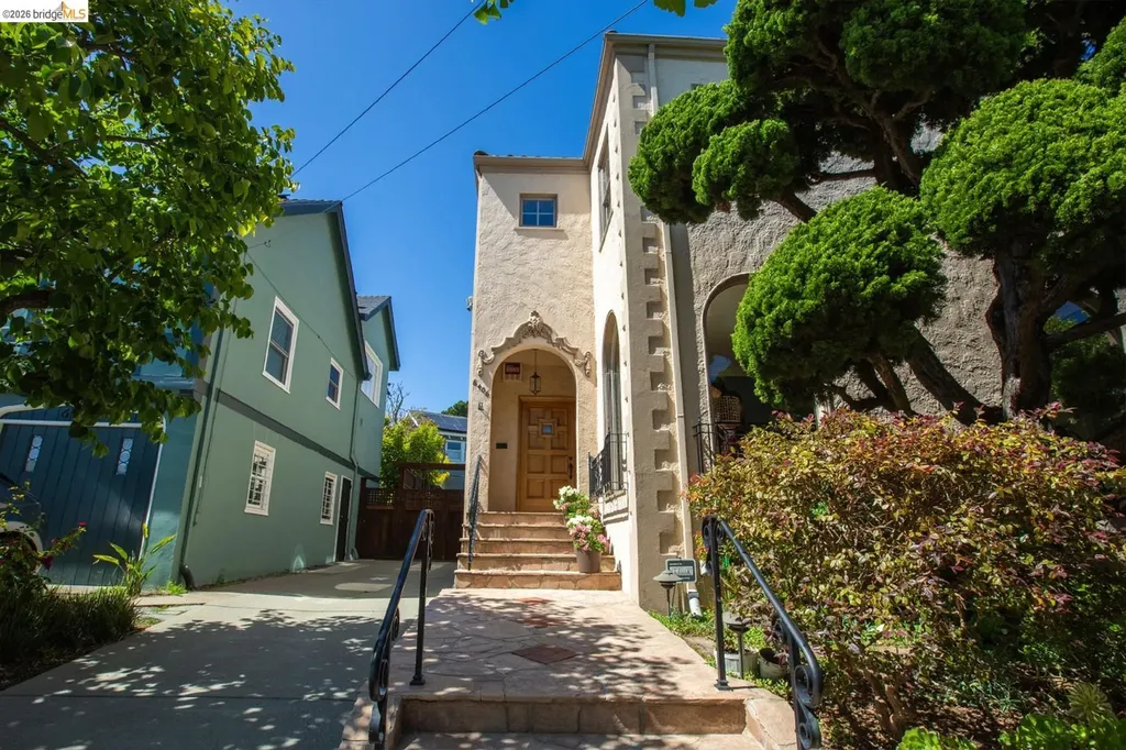 Oakland CA, 6406 Mystic