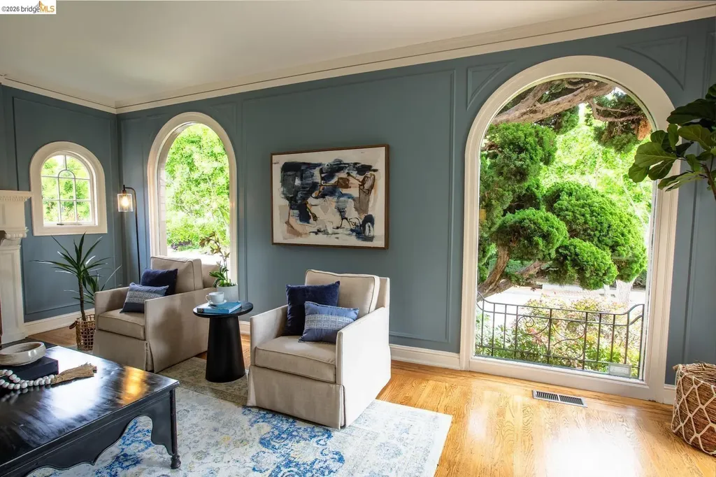 6406 Mystic Oakland CA 94618