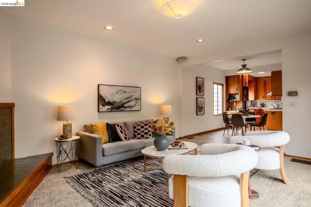 6406 Mystic Oakland CA 94618