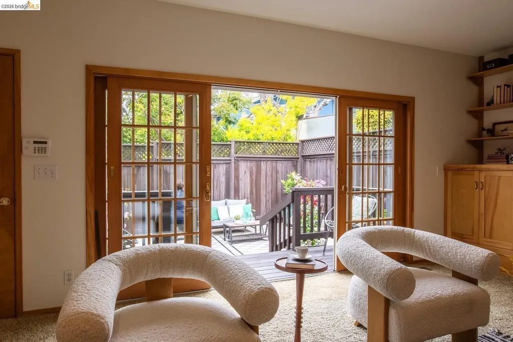 6406 Mystic Oakland CA 94618