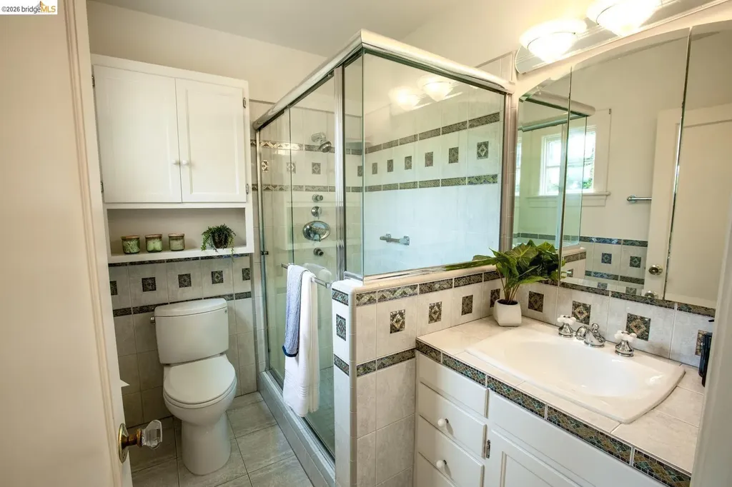 6406 Mystic Oakland CA 94618