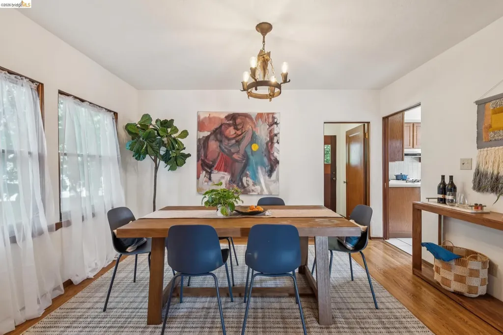 19 Veteran Way Oakland CA 94602