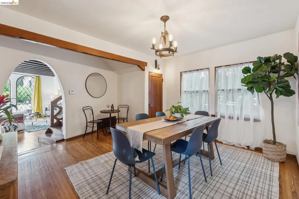 19 Veteran Way Oakland CA 94602