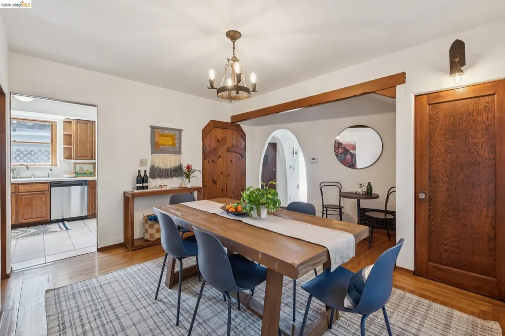 19 Veteran Way Oakland CA 94602