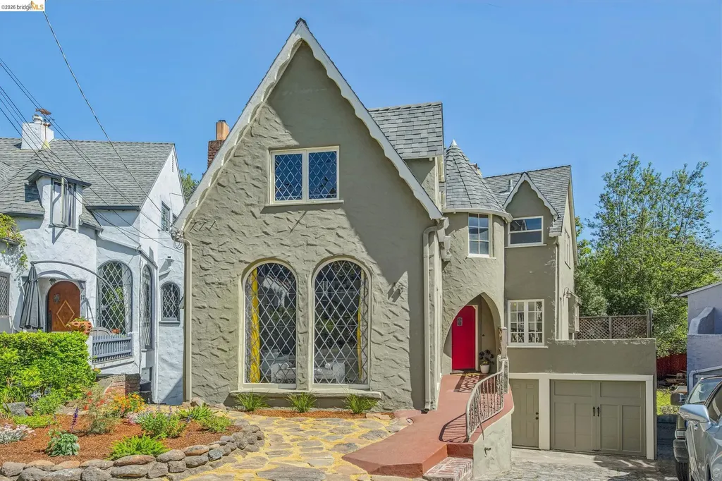 19 Veteran Way Oakland CA 94602