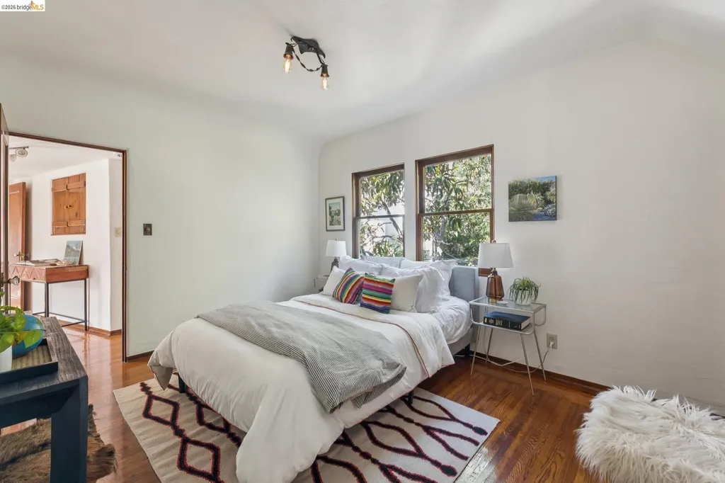 19 Veteran Way Oakland CA 94602